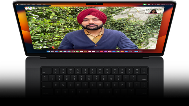 Image montrant un appel FaceTime sur MacBook Pro.